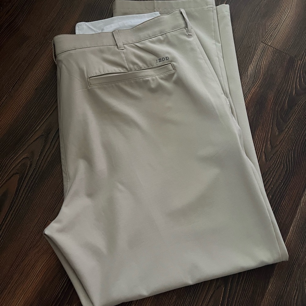 IZOD Men's Tan Pants